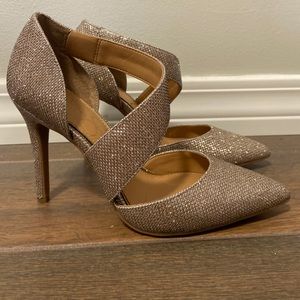 Beautiful sparkly heels !